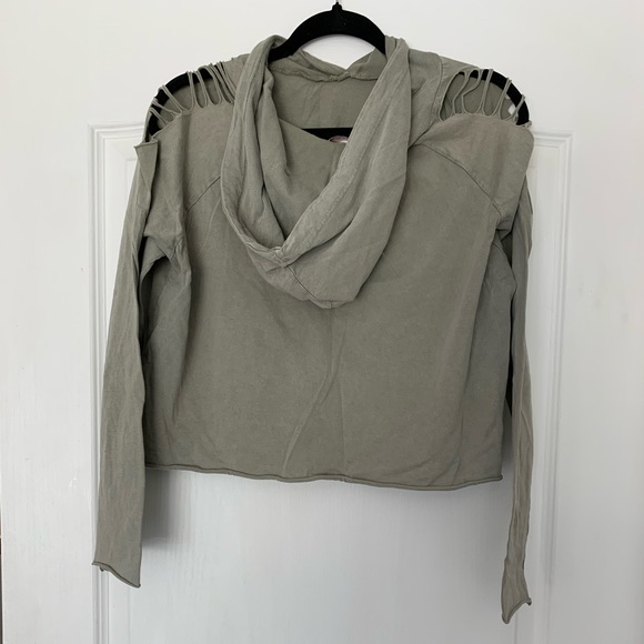 Cropped Sweatshirt - Picture 2 of 3